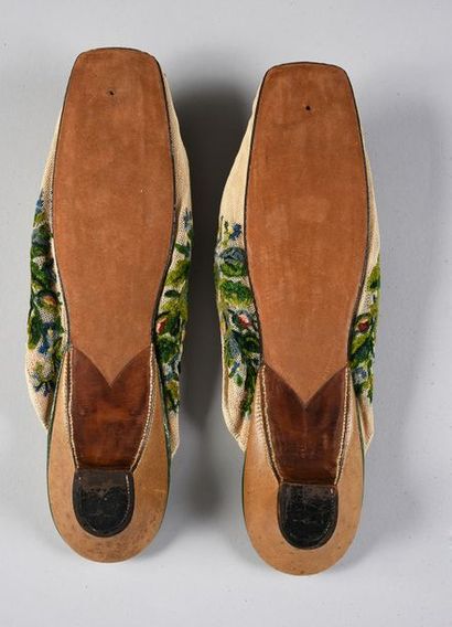 null Pair of embroidered mules, second quarter of the 19th century, mules with small...