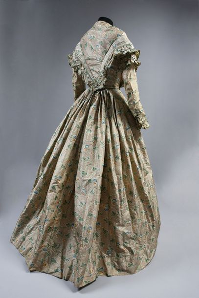 null Afternoon dress, circa 1850, dress in a beautiful taffeta printed on a chain...