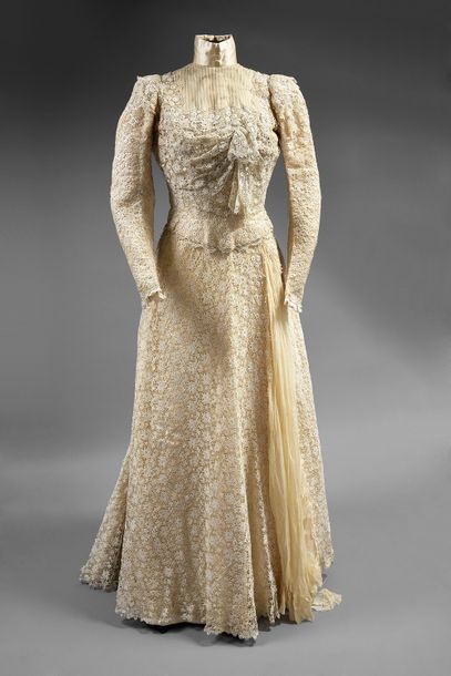 Afternoon dress for Worth's races (no. 94942),...
