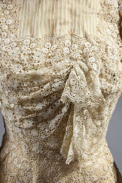 null Afternoon dress for Worth's races (no. 94942), circa 1900-1905, dress in cream...