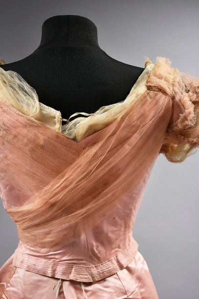 null Worth designer evening dress, circa 1900-1905, pink silk satin, whaleboned bodice...