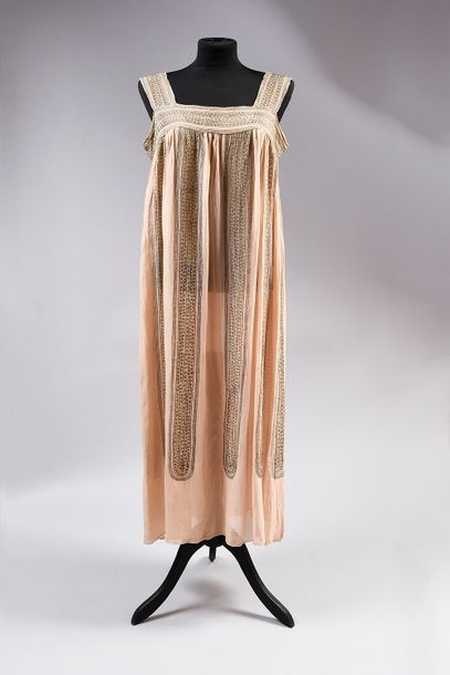 null Afternoon dress, circa 1920, strapless dress in crepe Georgette flesh reboded...