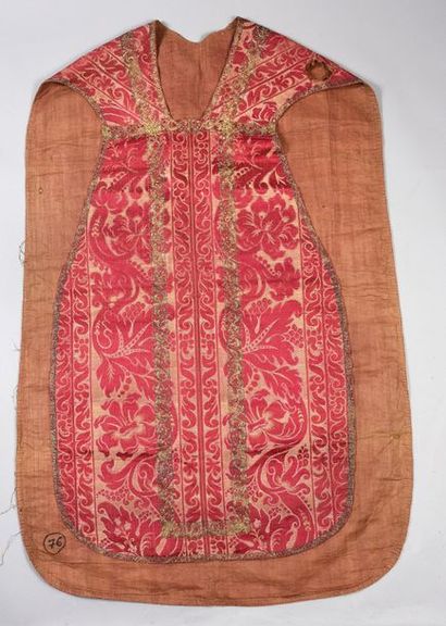 null Chasuble in brocatelle, first half of the 17th century, crimson brocatelle and...