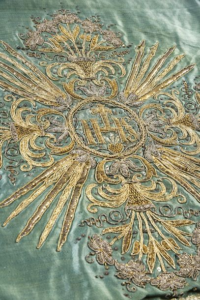 null Chalice veil, Louis XIII period, green silk satin embroidered in gold and silver...