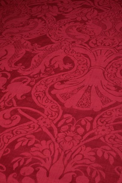 null Important table rug in raspberry damask, France or Italy second half of the...