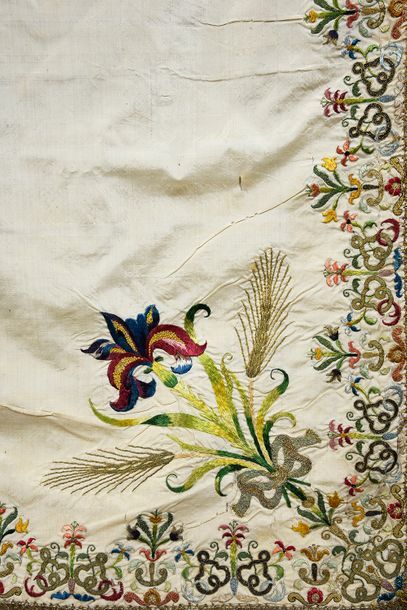 null Embroidered humeral veil, Italy, second half of the 18th century, cream-coloured...