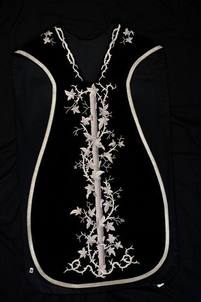 null Embroidered chasuble for funerals, early 20th century, black cut velvet, orphreys...