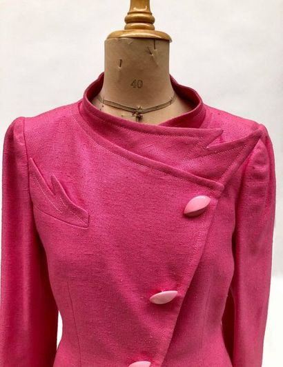 null Attributed to CRAVEN, pink suit set, asymmetrical collar with three large buttons,...