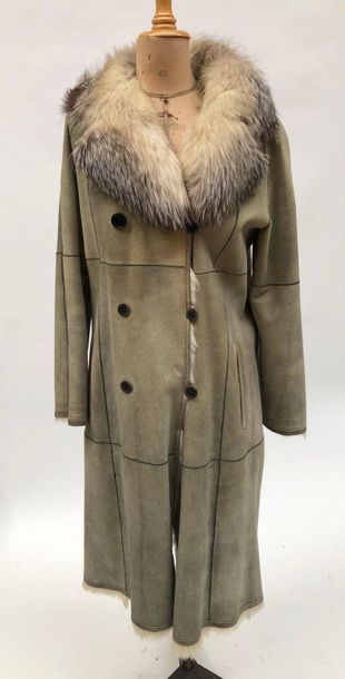 null TORRENTE, coat in grey green kid turned over with a silver fox collar, size...