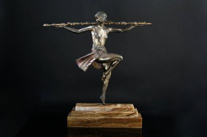Pierre LE FAGUAYS (1892 - 1962) Danseuse au thyrse, c 1925. Bronze à patine argentée,...