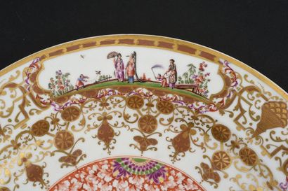  18th century Meissen porcelain dish. Circa 1725-30, blue mark with two crossed swords....