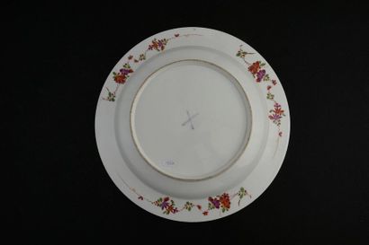  18th century Meissen porcelain dish. Circa 1725-30, blue mark with two crossed swords....