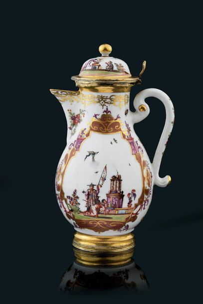  Cafetière et son couvercle en porcelaine de Meissen du XVIIIe siècle, à montures...