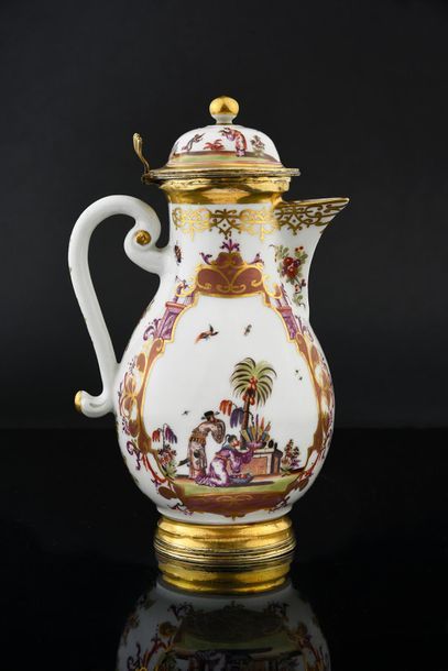 null Cafetière et son couvercle en porcelaine de Meissen du XVIIIe siècle, à montures...