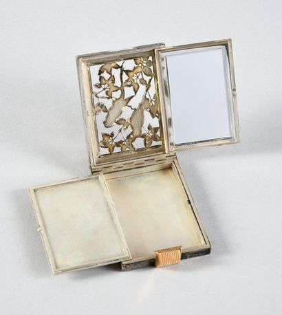 BOUCHERON 925e silver and 750e gold powder case with guilloché decoration, the lid...
