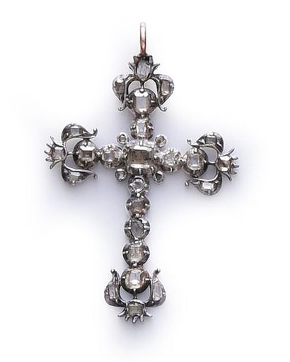  Croix pendentif en argent 925e doublé or 750e, sertie de diamants table. XIXe siècle....