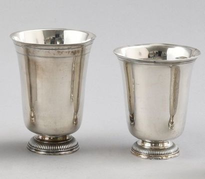 null Two silver tulip-shaped timpani, pedestal decorated with gadroons, a figure...