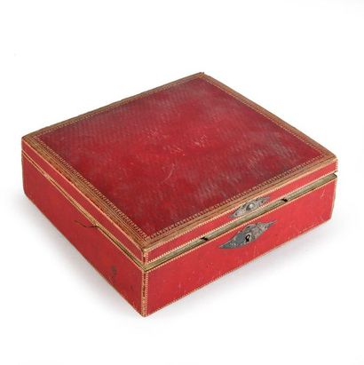 null Rectangular case in red gilt morocco with small steel lock irons, it is lined...