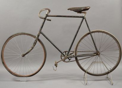 null Vélo de la marque Humber de 1897. Cadre compact et très haut, typique de cette...