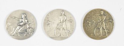 null Jean Pieters. Set of 3 medals awarded to the runner in the 1940s. Medals of...