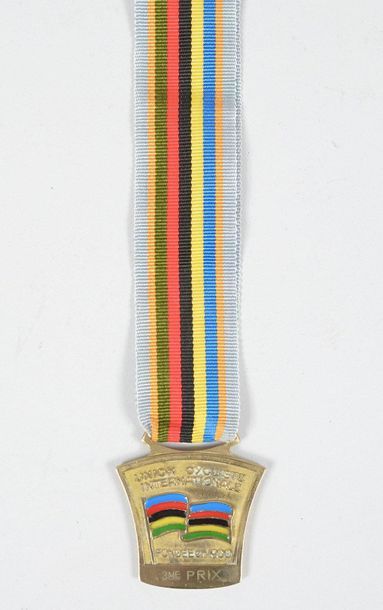 null Médaille de bronze des Championnats du Monde 1969 de poursuite par équipes amateurs,...