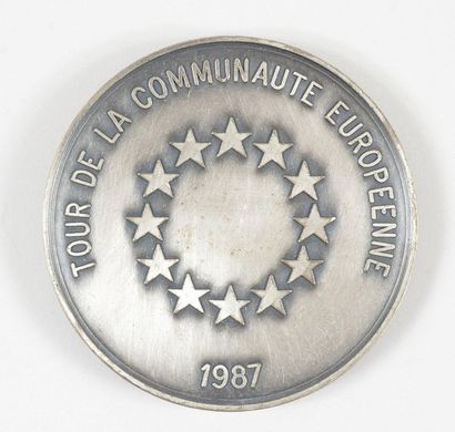 null European Community Tour Medal 1987 won by Marc Madiot. Diameter 90mm.