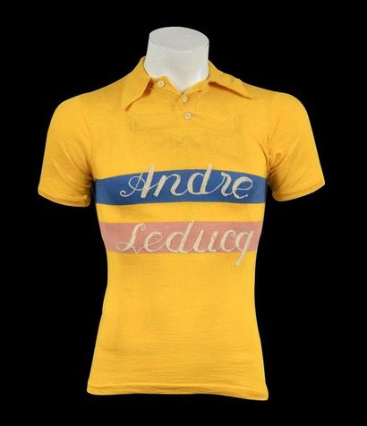 null Team André Leducq jersey worn by the riders during the 1934 season. Unis-Sport...