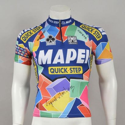 null Miguel Martinez. Maillot et cuissard portés sur le Tour de France 2002 avec...