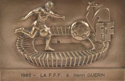 null Plaque Bronze de la F.F.F. à Henri Guérin pour l'année 1985. Dimensions 10 x...