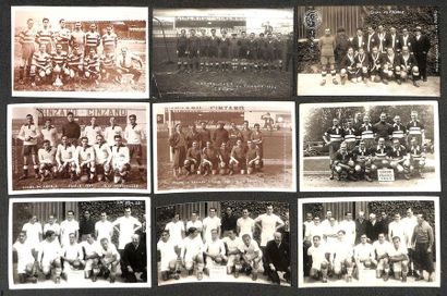 null Album of about 70 photos and photo cards on the French Cup between 1930 and...