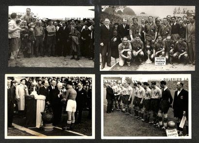 null Album of about 70 photos and photo cards on the French Cup between 1930 and...