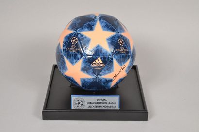null Ball signed by Luka Modric. Real Madrid player for the 2018-2019 Champion's...
