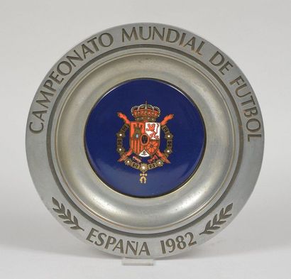 null Assiette commémorative en étain pour la Coupe du Monde 1982 en Espagne. Diamètre...