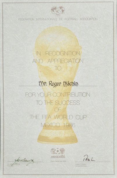 null Diplôme de la FIFA attribué à Roger Machin (arbitre Français à la Coupe du Monde...