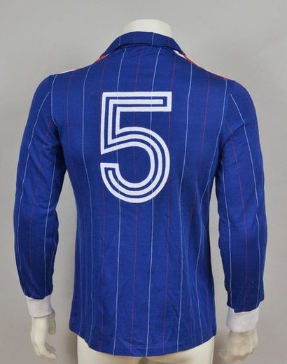 null N°5 jersey of the French U21 team worn during the 1981-1982 international season....