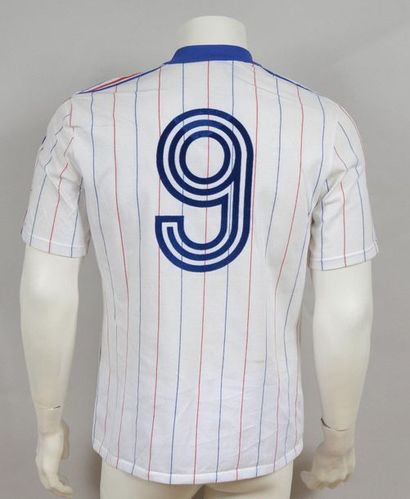 null N°9 jersey of the French U21 team worn during the 1982-1983 international season....