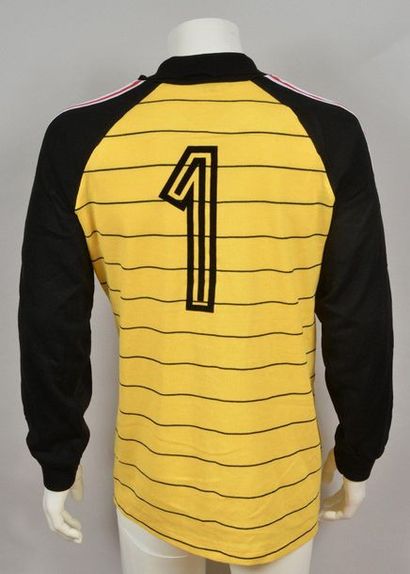 null N°1 jersey of the French team for the 1984 international season. Competition...