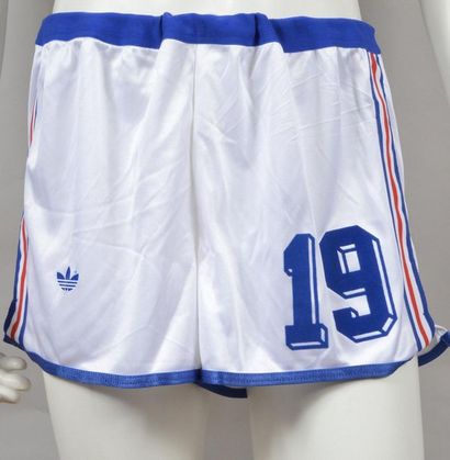 null Yannick Stopyra. Short N°19 of the French team worn during the 1986-1987 international...