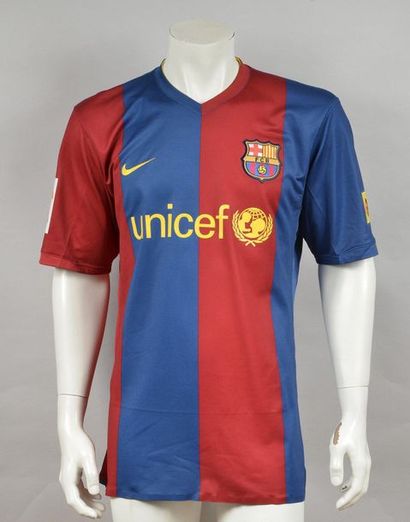 null Ronaldinho. Maillot N°10 du Barcelone FC pour la rencontre du Championnat d'Espagne...