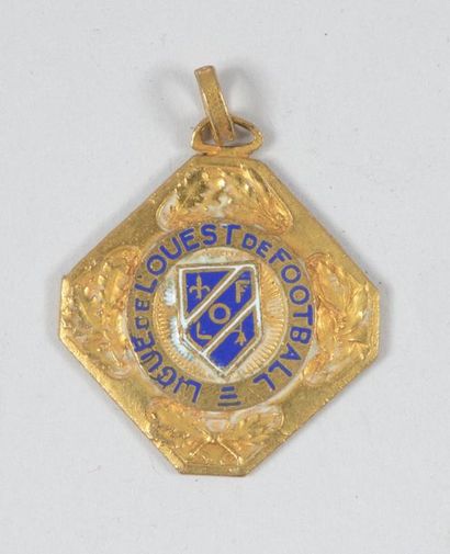 null Stade Rennais. Medal offered by the Ligue de l'Ouest de Football to Henri Guérin...