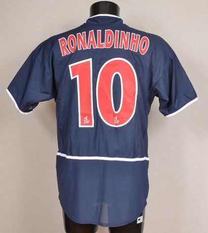 null Ronaldinho. N°10 jersey of Paris Saint-Germain worn during the 2002-2003 Ligue...