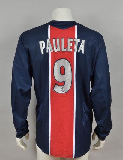 null Pedro Miguel Pauleta. N°9 Paris Saint-Germain jersey for the 2005-2006 Championship...
