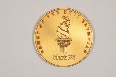 null ATLANTA 1996. Official medal of participant. In bronze. Diameter 60 mm. In its...