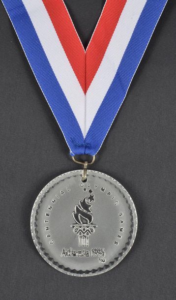 null ATLANTA 1996. Commemorative medal in crystal for the centenary of the Olympic...