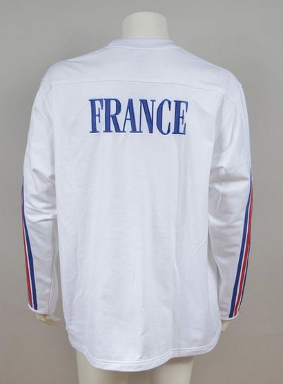 null SYDNEY 2000. Ensemble de 4 tenues officielles de l'équipe de France. Un tee-shirt,...