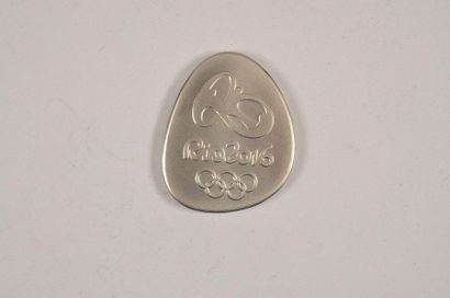 null RIO 2016. Médaille officielle de participant. Cupro Nickel. Dim. 41x52 mm. Dans...