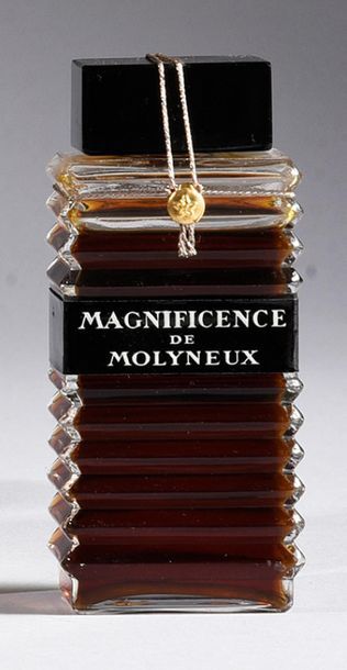 null Molyneux - "Magnificence" - (1950s) 

Modernist bottle made of molded colourless...