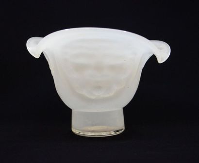 null Jean Dessès - "That of" - (1957) 

Bowl in white opalescent blown glass moulded...