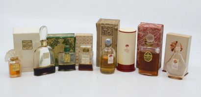 null Various Perfumers - (years 1950-1970)

Assortment of 7 flasks, 6 of them with...