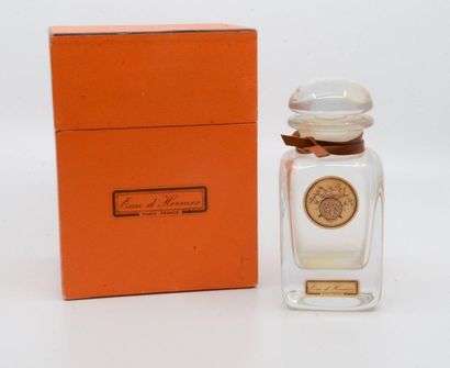 null Hermès - "L'Eau d'Hermès" - (1951)

Presented in its luxury cardboard box

Wrapped...